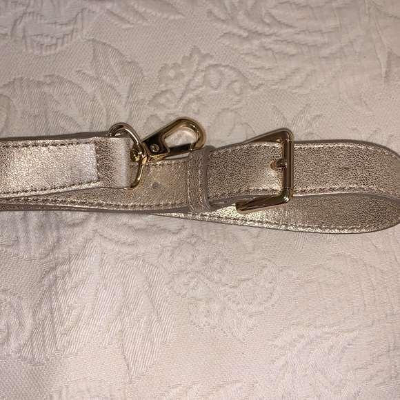 EUC Michael Kors, Soft Woodside, Pale Gold Satchel - Picture 11 of 15